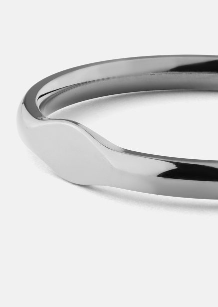 Initial Ring – Versilbert
